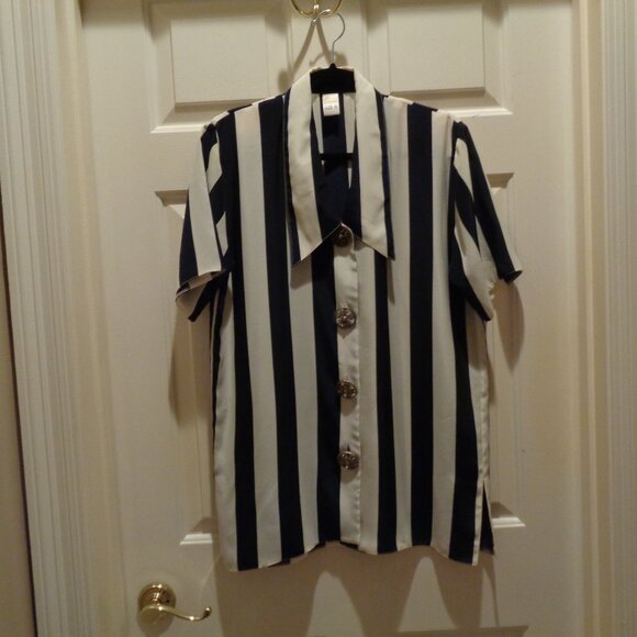 Statement navy and off-white blouse.  Look at those buttons!  By Etam of the UK - Picture 3 of 4